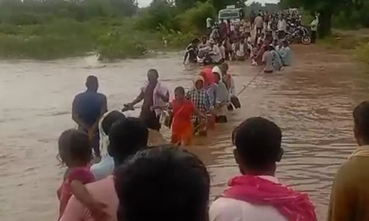 Heavy Rains disrupt daily life!