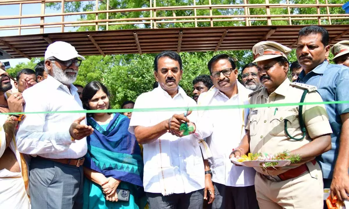 Minister Jupalli Krishna Rao Unveils Pillala Marri Tree for Public Access, Announces Rs 5 Cr, for Toursim development in Mahabubnagar