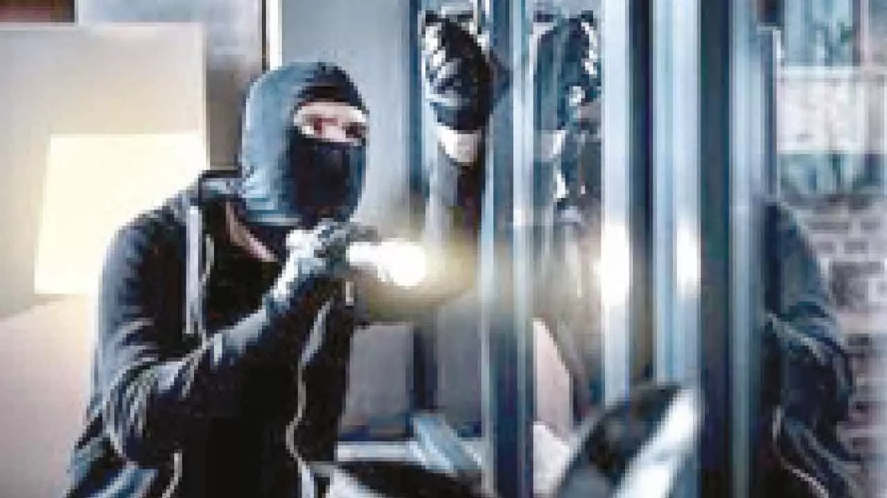 Cases of burglary surge by 23 per cent in Delhi