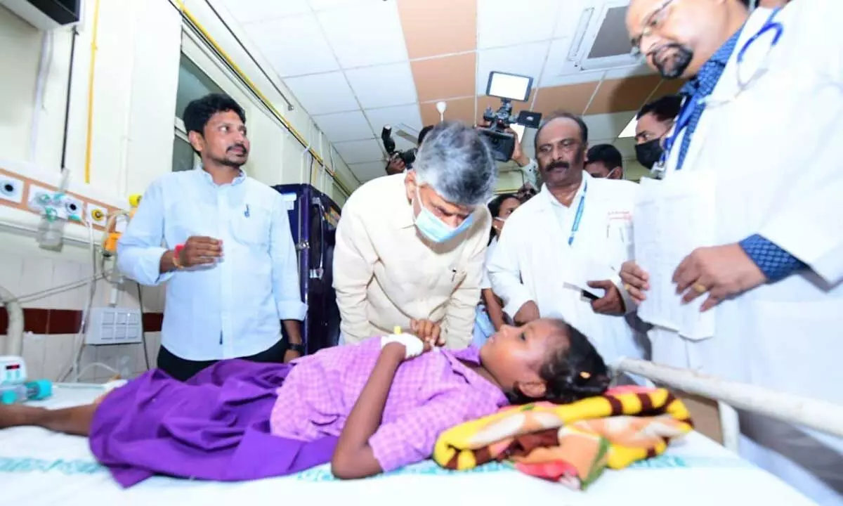 CM interacts with food poisoning victims