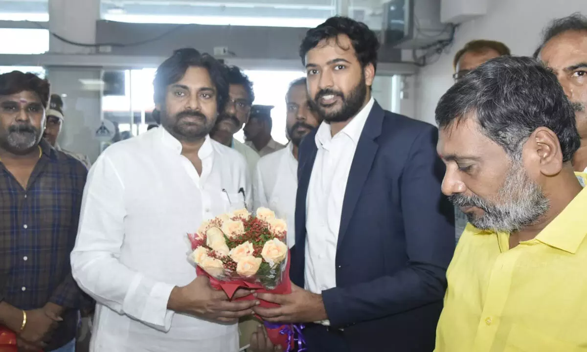 Pawan Kalyan receives warm welcome at Renigunta airport, to participate in Grama Sabha