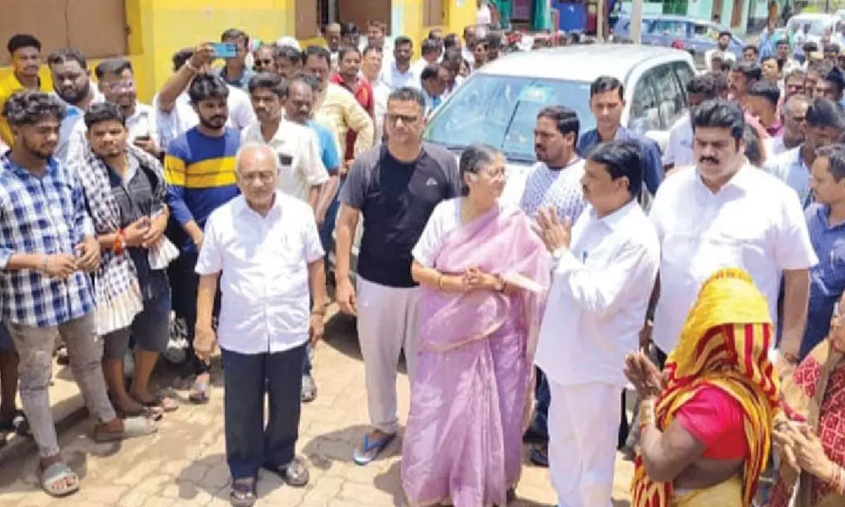 Hooch tragedy: BJD team visits Chikiti