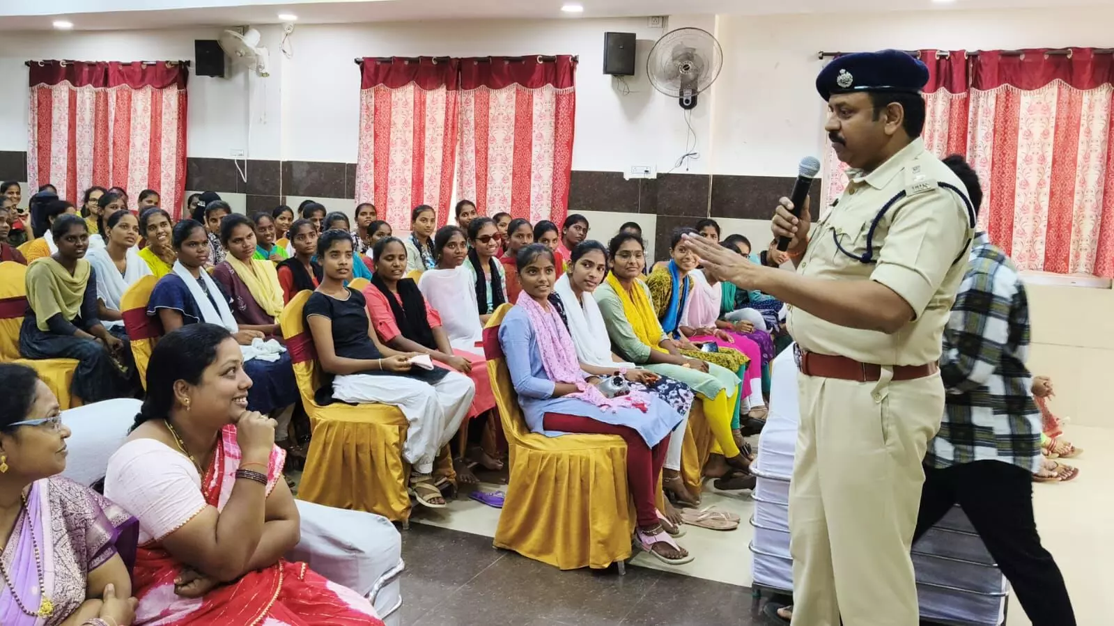 Awareness Program on Womens Safety and Cybercrime Prevention Held at Wanaparthy District Government Womens Degree College