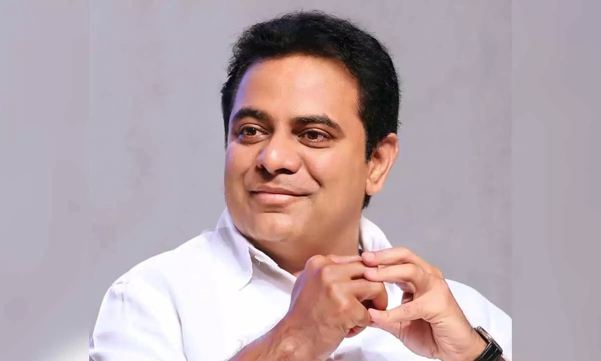 Repentant KTR apologises to women for remarks