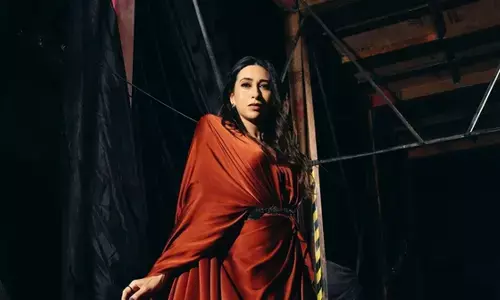 Karisma recalls pre-vanity van days when stars changed outfits behind trees