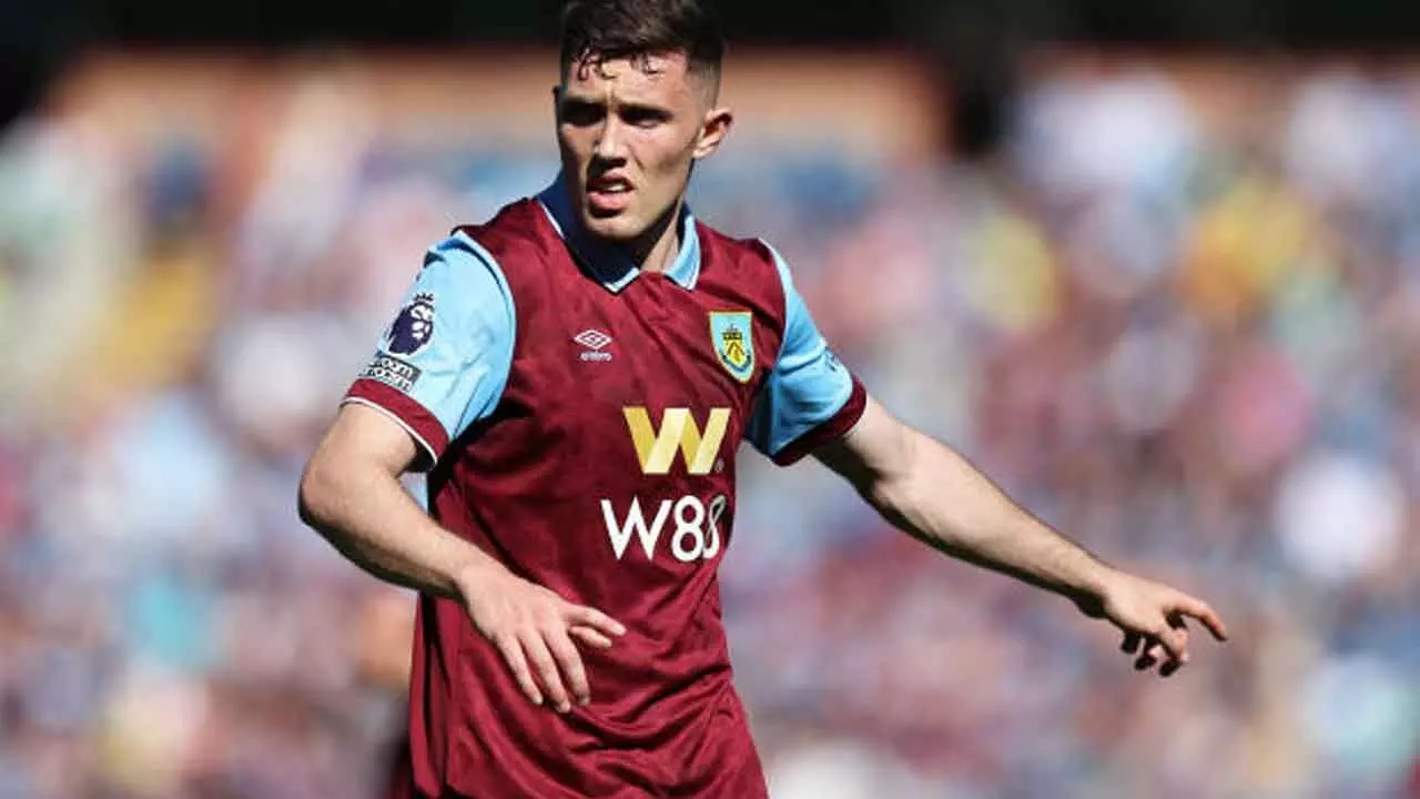 Ipswich sign defender Dara O’Shea on five-year deal from Burnley