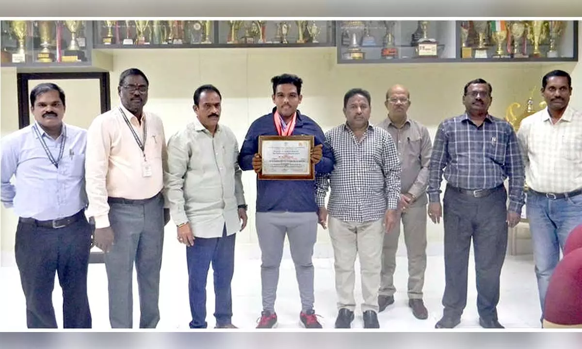 JNTU-K honours St Ann’s College student