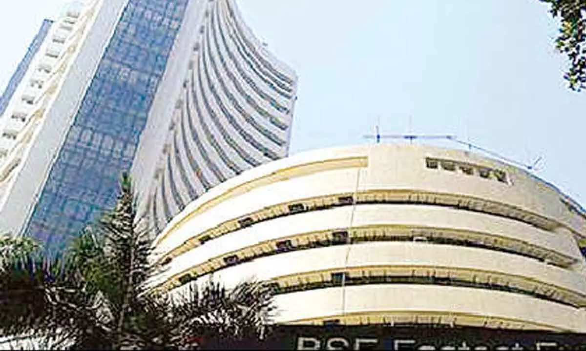 Sensex trades flat, Power Grid and M&M top gainers