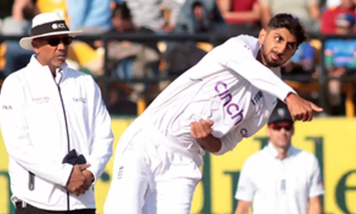 Shoaib Bashir should look at Nathan Lyon’s bowling, advises Geoffrey Boycott