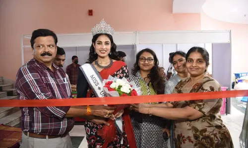 Miss Universe Andhra Pradesh Chandana Jayaram Inaugurates Hand to Hand Handloom Expo