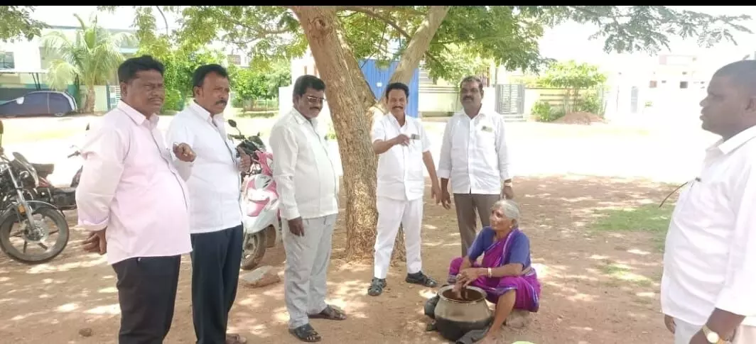 All-Party Committee Visits Bharat Nagar Primary School in Aiza, Addresses Students and Parents Concerns