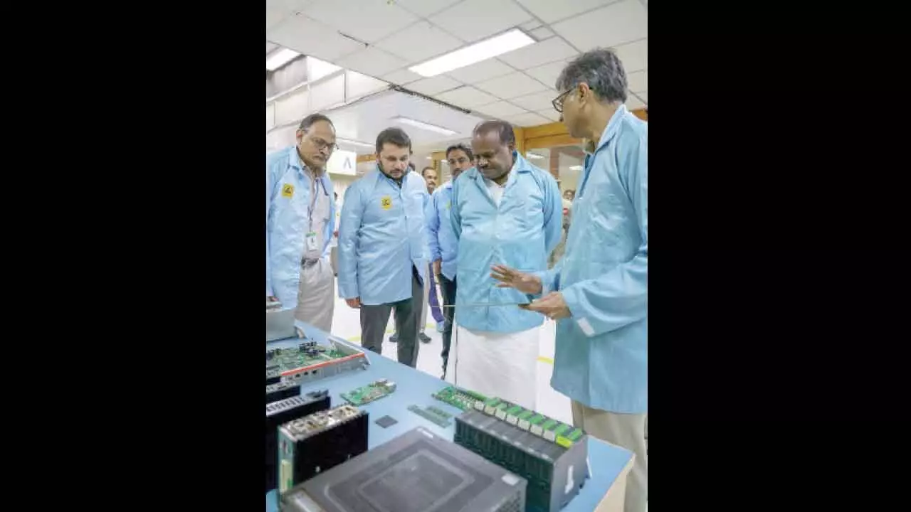 HDK visits BHEL- Electronics Division