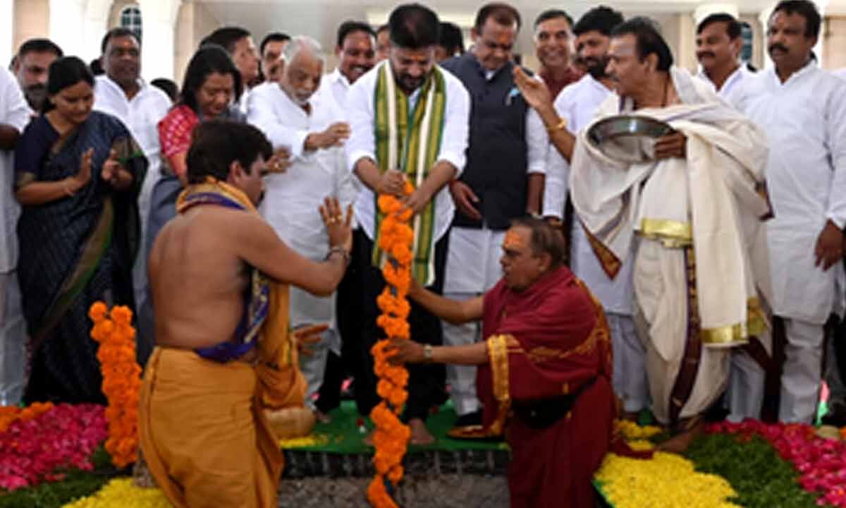 CM Revanth Reddy Performs Bhoomi Pooja For Telangana Talli Statue