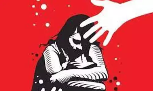 Father rapes daughter in Maharashtra