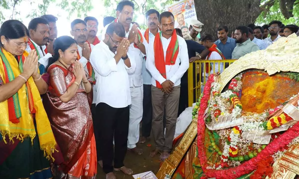 Naini starts Bonalu jathara