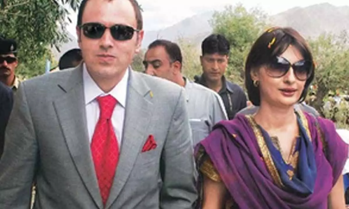 SC asks Omar Abdullah & estranged wife to go for mediation