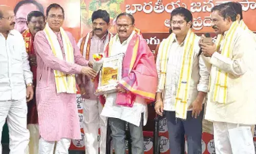 Gidugu award to Bhaviri Ravi