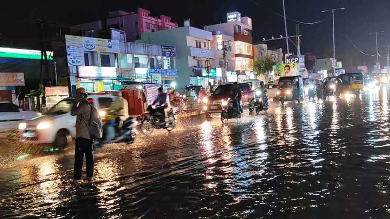 Heavy Rains cause landslides and destruction of two houses in Vijayawada