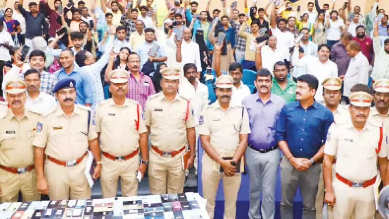 Cyberabad police hand over 570 lost phones to owners