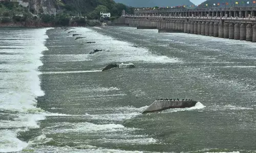 Flood alert sounded as Prakasam Barrage receives steady inflows