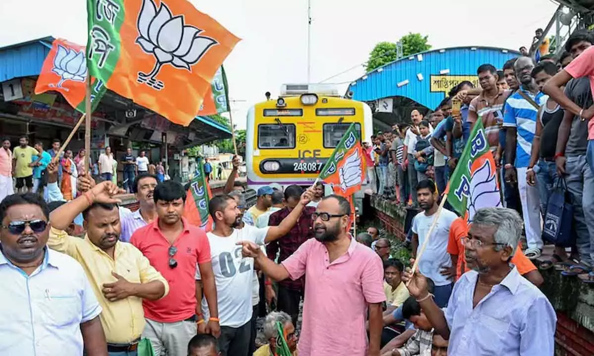 Protests Erupt In Kolkata Over Trainee Doctors Murder: TMC And BJP Rally Amidst Growing Tensions