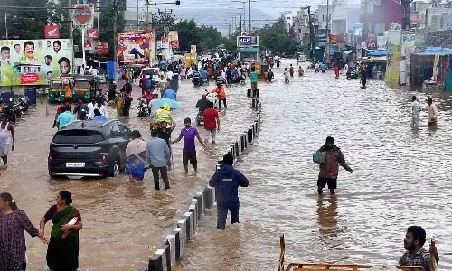 Heavy rains batter Krishna, Guntur