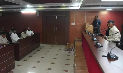 Andhra Pradesh CM Chandrababu Naidu Reviews Flood Situation in Budameru and Affected Areas