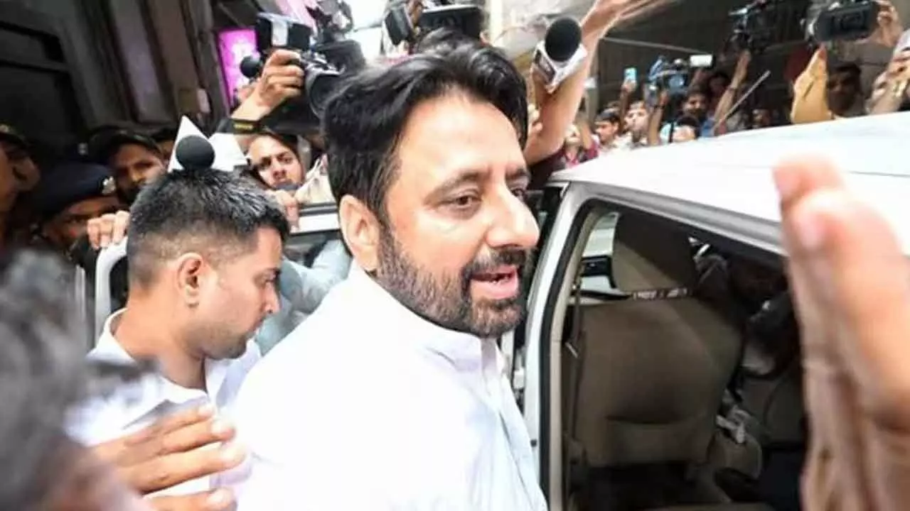 ED produces Amanatullah Khan in Delhi court