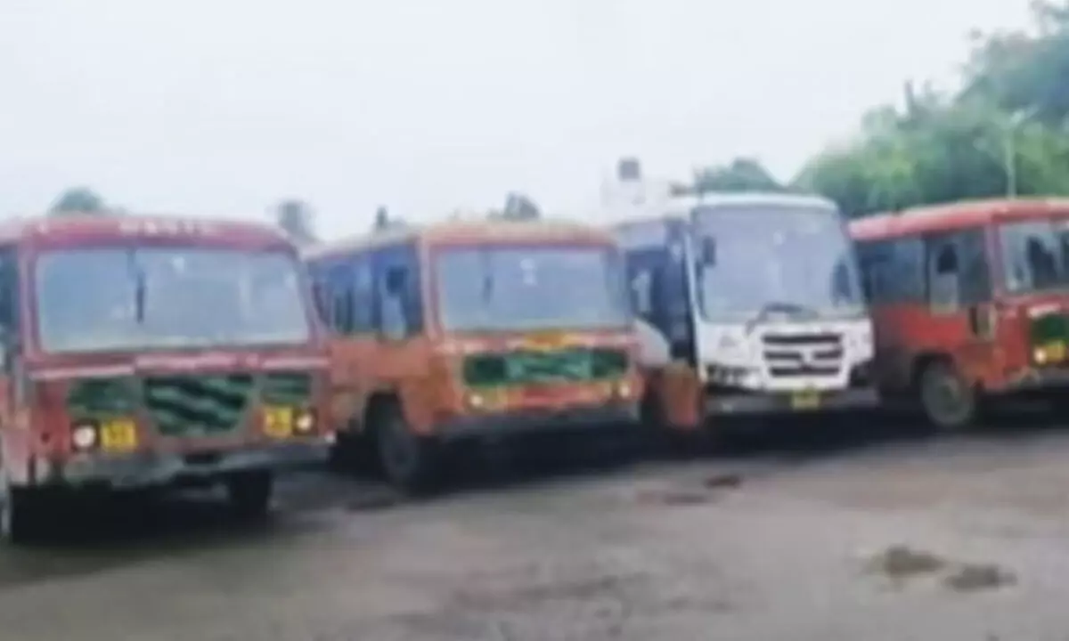 MSRTC employees go on strike, CM Shinde offers to meet on Wednesday