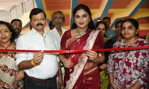 Socialite Sailaja Reddy Inaugurates National Silk Expo at Srinagar Colony