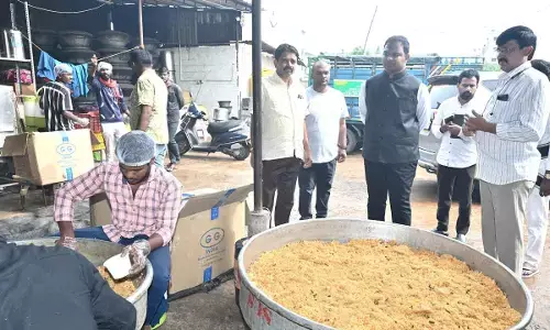 Nellore Municipal Corporation supplies 2.5L food packets to flood victims