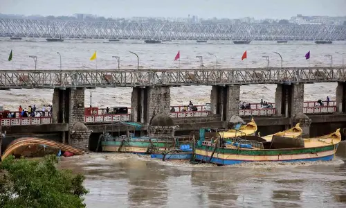 Repair Work Begins for Prakasam Barrage gates Following Boat Collision