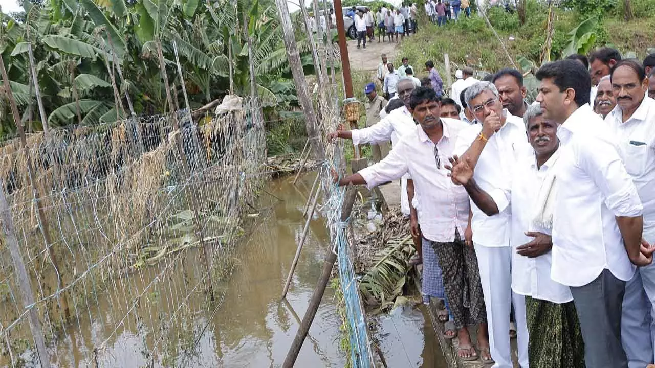 Guntur: Flooding due to illegal sand mining cause heavy loss