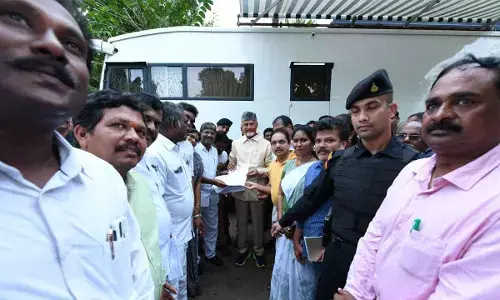 AP JAC, Amaravati chairman Bopparaju Venkateswarlu and other leaders with Chief Minister N Chandrababu Naidu in Vijayawada on Thursday