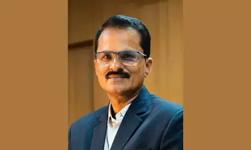 Dr Naveen Kilari bags Best Principal award