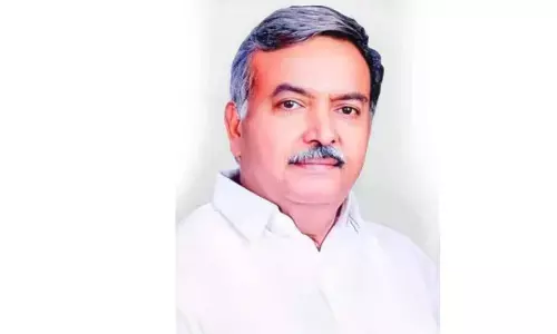 AU donates Rs 5 lakh to flood relief in Vijayawada