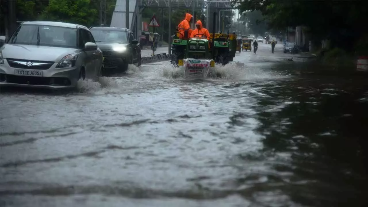 Rains dampen festive shopping