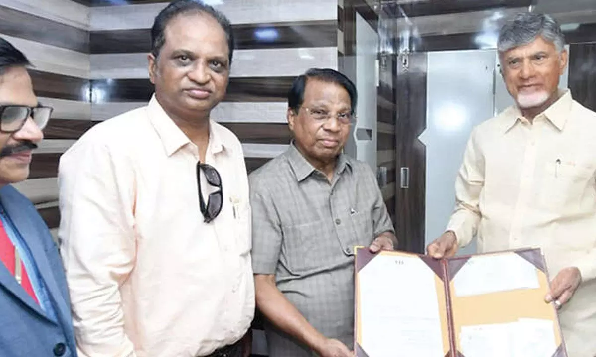 VIT University donates Rs 1.57 cr to CM Relief Fund