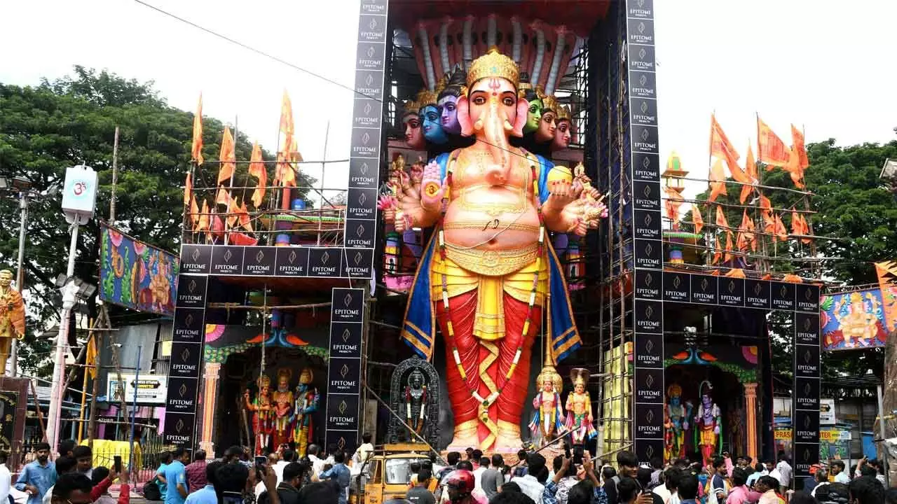 Smooth power supply to Ganesh pandals ordered