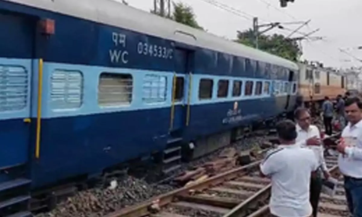 MP: Two coaches of Indore-Jabalpur Overnight Express derail, no casualties