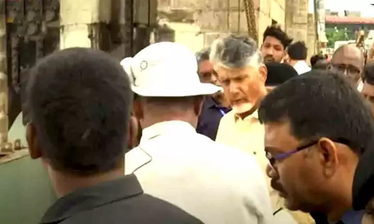 Chandrababu Inspects Prakasam Barrage Repair Works Following Flood Damage