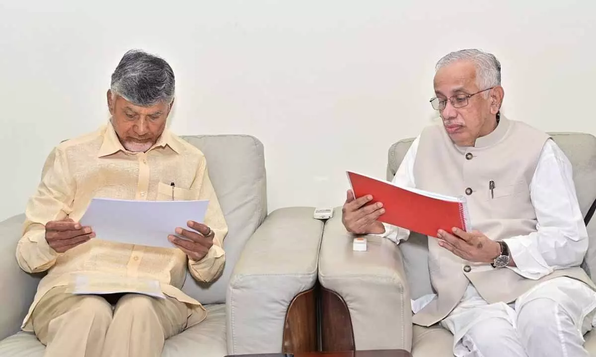 CM briefs Governor about flood fury in AP