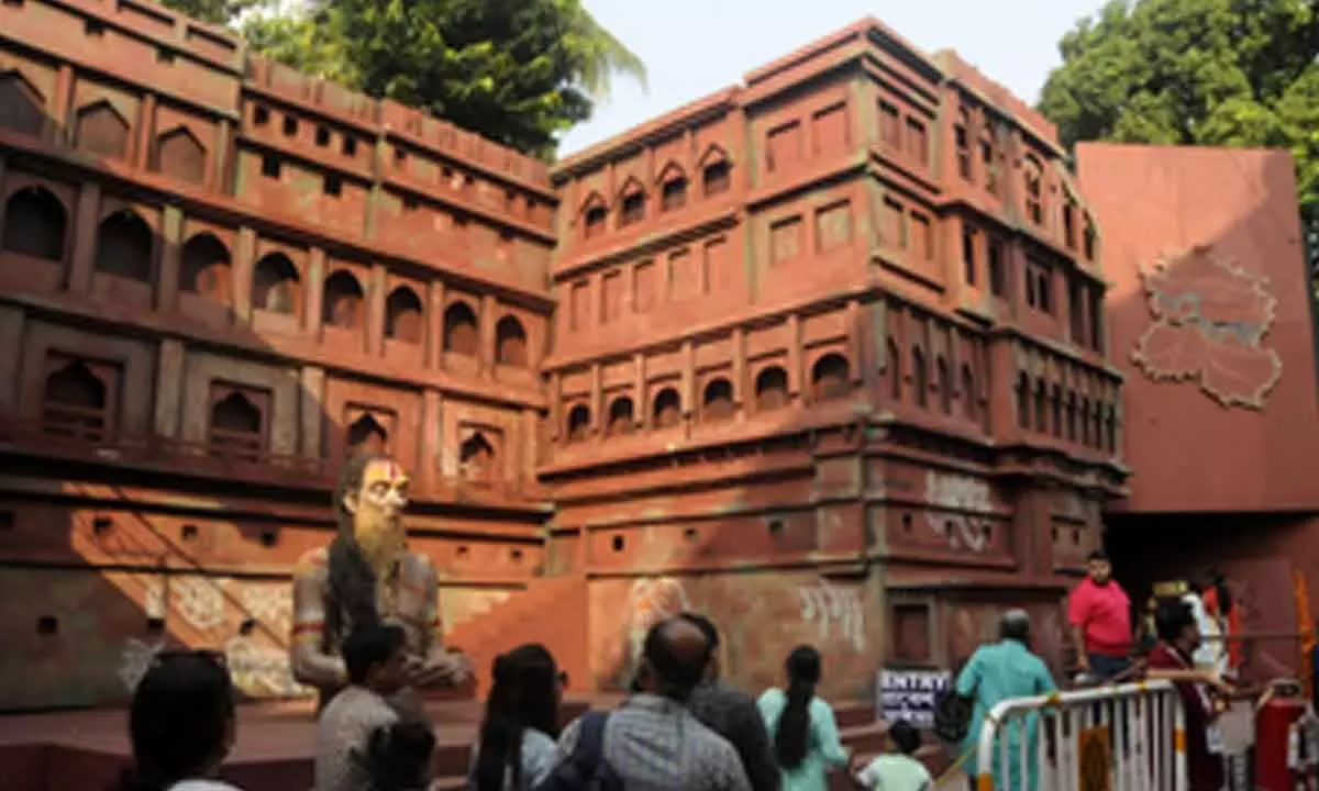 Money for Puja committees refusing state donations will be allotted to others, says Mamata Money for Puja committees refusing state donations will be allotted to others, says Mamata