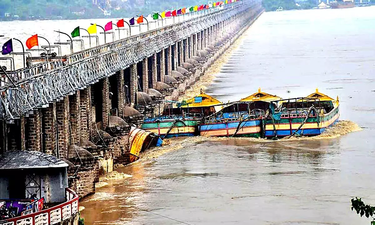 2 nabbed in sabotage of Prakasam barrage