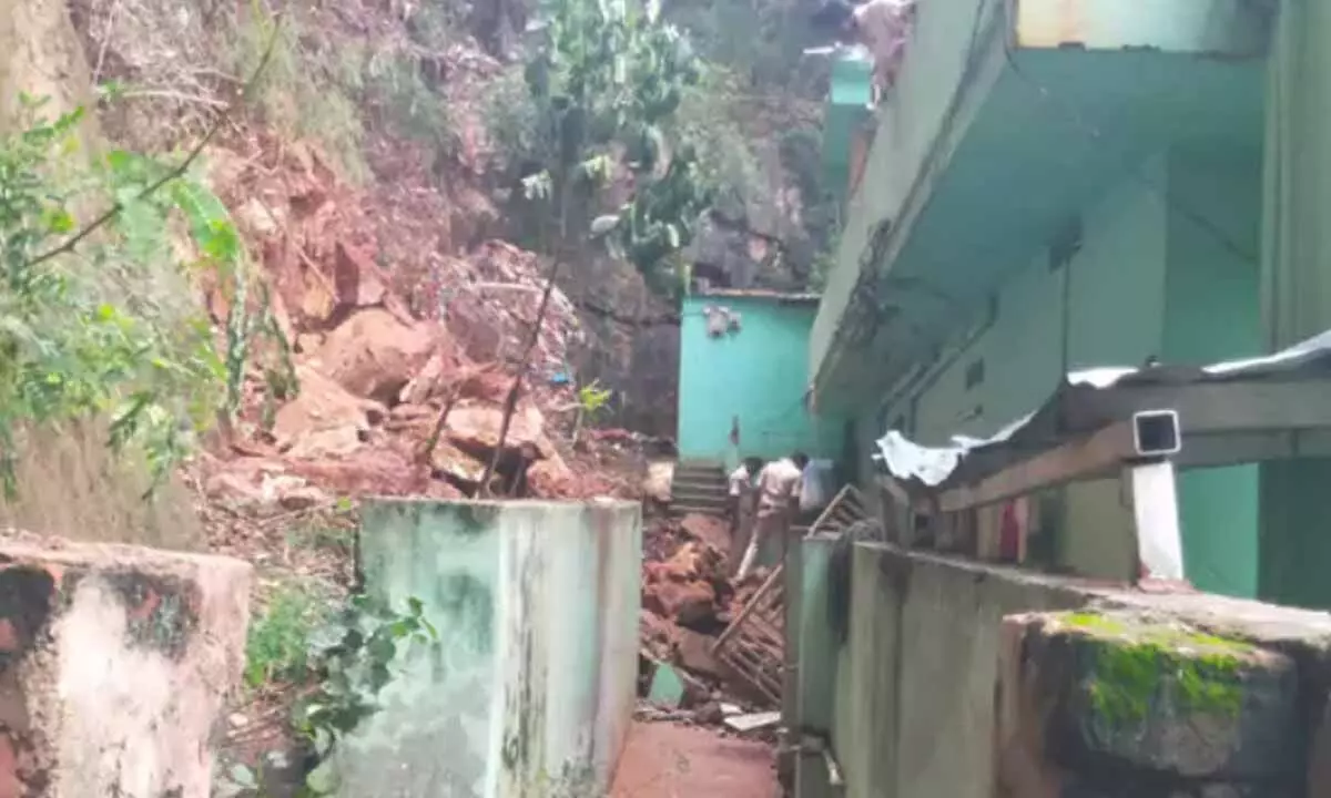 One dead, two injured due to landslides in Machvaram of Vijayawada