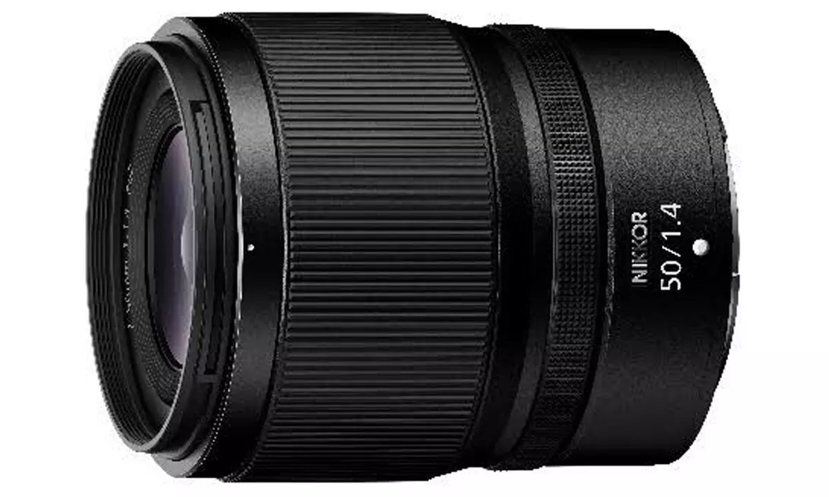 Latest nikkor z 50mm f/1.4 lens offers bright, beautiful bokeh and easy video recording