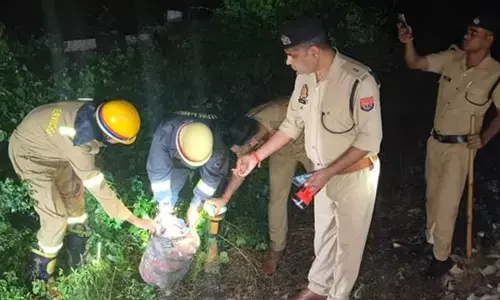 Kalindi Exp hits cylinder placed on track; six detained