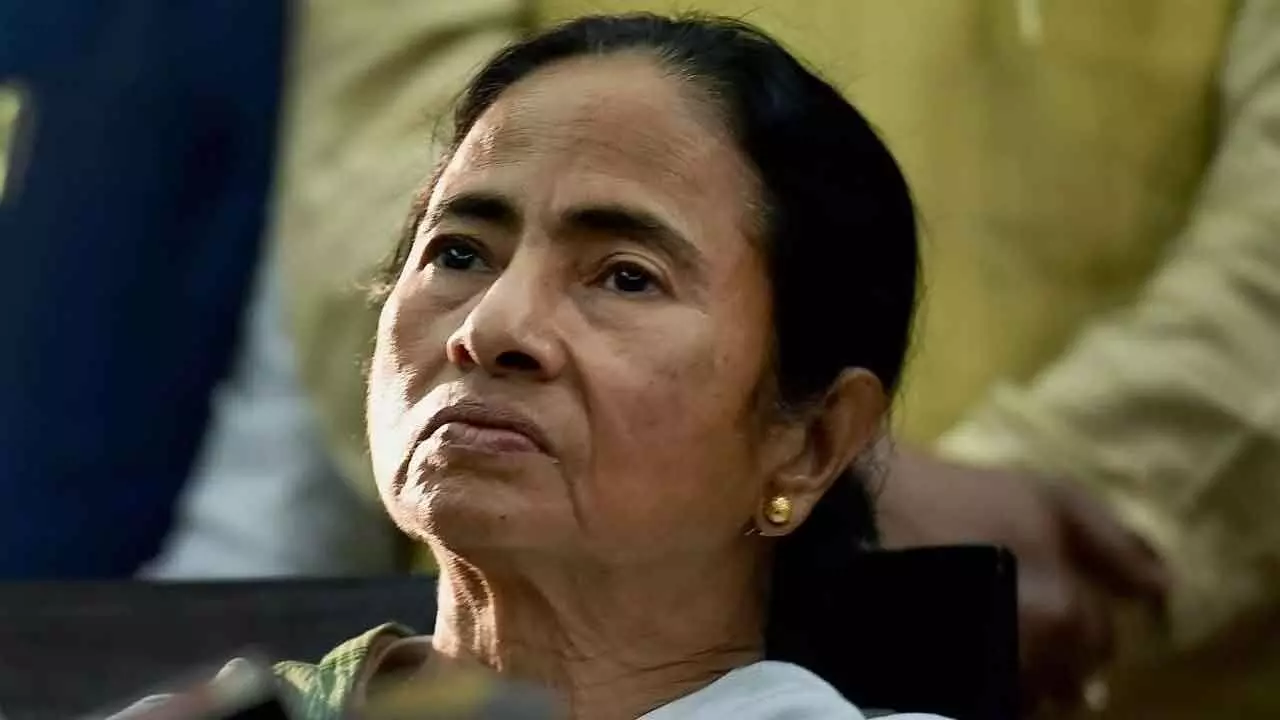 Mamata invites agitating junior docs for meeting to end impasse