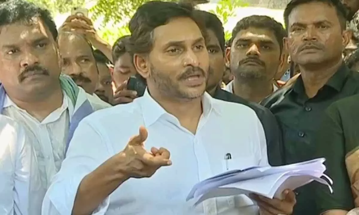 YS Jagan meets Nandigam Suresh in Guntur Jail, flays govt.