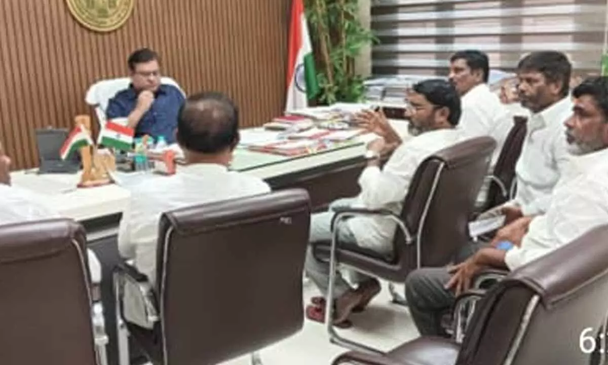 Former MLA Dr. SA Sampath Kumar Meets Secretary of Irrigation Department to Discuss Mallamma Kunta and Chinnoni Palli Reservoir Issues